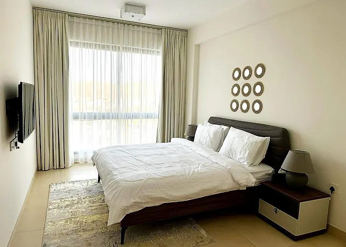 Elegant 3-Bed Room Sea-View